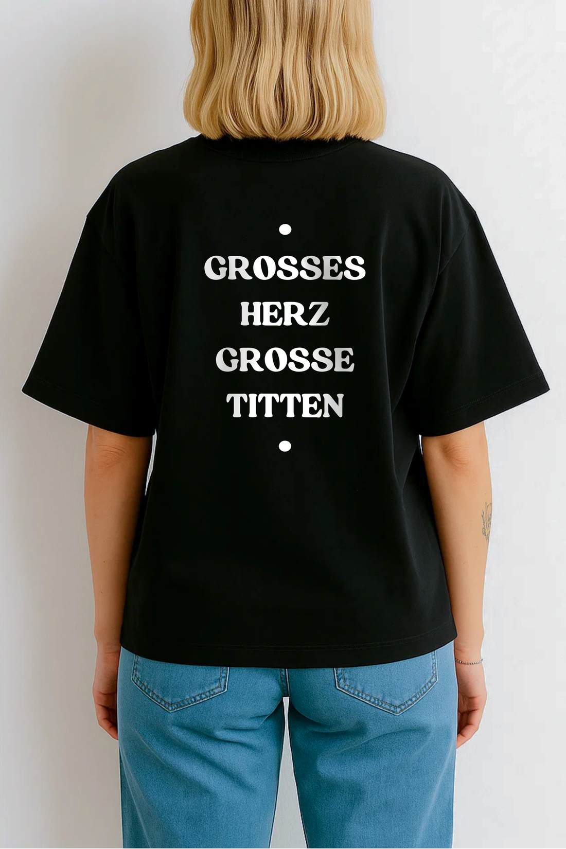 GROSSES HERZ GROSSE TITTEN (BACKPRINT)